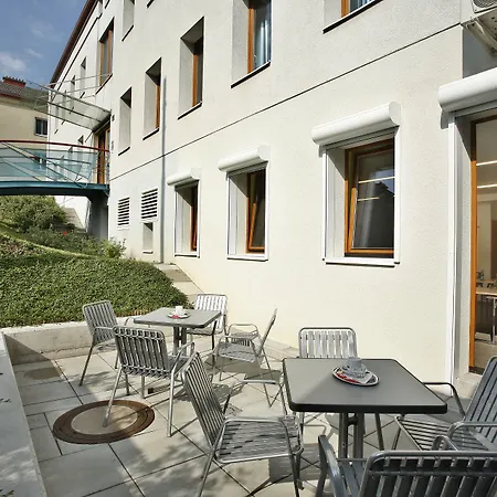 Am Spiegeln dialog.hotel.wien